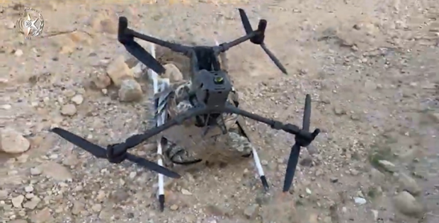 מכת הרחפנים: אישום חמור נגד חוליה מהנגב שהבריחה נשק, סמים וקופים