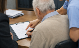 השופטת פסלה צוואת קשיש ערירי שהוריש את כל רכושו למטפלת שלו