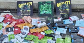 מחסן או בית-אריזה? שני חשודים בסחר-בסמים והחזקת כתשעה ק"ג קנאביס וחשיש