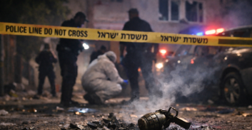 אלעד: נעצר חשוד בהשלכת רימון במסגרת סכסוך אלים בין משפחות