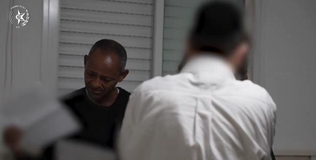 חשד: שיחדו עובדת ברשות-האוכלוסין וקיבלו מענקי-פינוי למרות שמעולם לא גרו בצפון