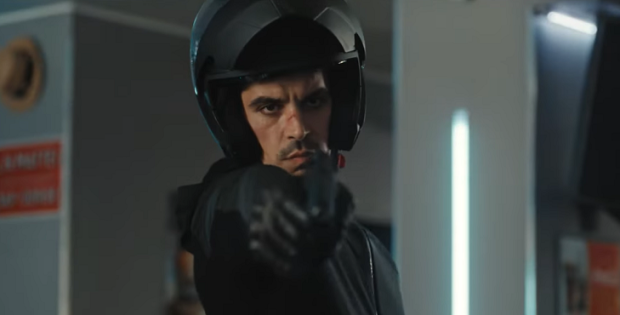 "הדרך לקורסיקה": אסיר משוחרר שנדחק מהמאפיה ומשתף את אחותו החוקרת