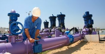 כתב-אישום נגד ארבעה מטמרה ורומת-הייב על סחיטת קבלן של חברת "מקורות"