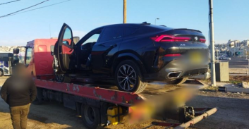עקב מחדל משטרתי הוחזרו רכב ב.מ.וו וכספים לחשודה בתיק הלבנת הון