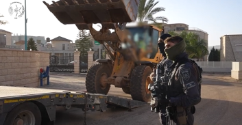 טורעאן: תפיסת עשרה כלים הנדסיים שהשליכו פסולת פיראטית