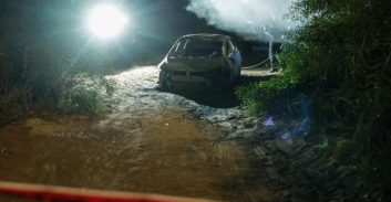 אישום: בעקבות סכסוך עם בן-הזוג לשעבר הציתה רכב של קרובי משפחתו