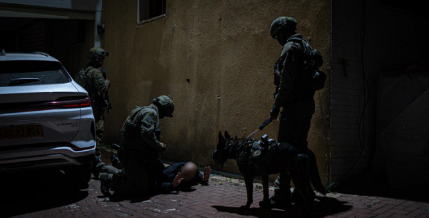 "הבורר של העולם התחתון" ו-11 נוספים מארגון חרירי נעצרו בפרשת סחיטה באיומים