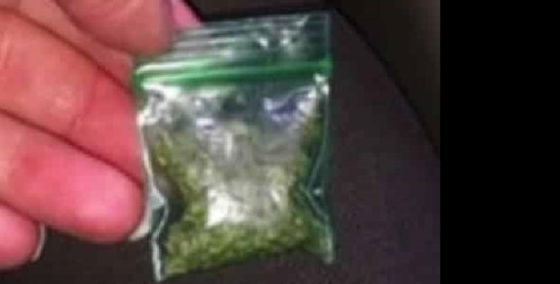 אישום: אזרח בריטי שמתגורר בצפת סחר בסמים מביתו ומכר גם לקטינים