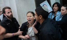 עו"ד אודליה קדמי הכריזה מלחמה על בג"ץ והתעמתה עם משמר בתי-המשפט