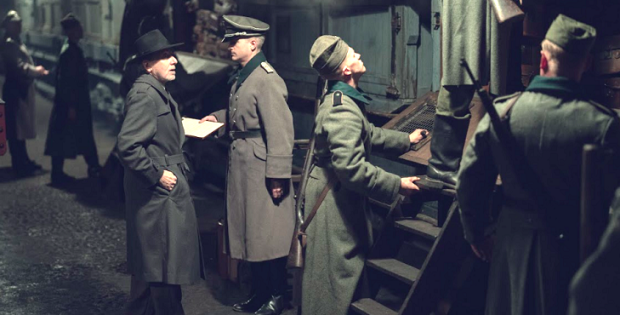 מיוחד ליום השואה: הנאצים של היטלר מנסים לגייס את כנופיית בירמינגהם