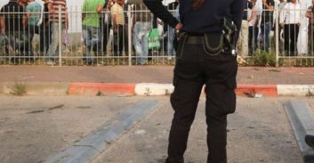 שוטרת הושעתה בעקבות תקרית אלימה במקלט בפתח תקווה