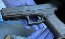 אישום: מכר אקדח גלוק לסוכן הסמוי "בנדיט" תמורת 33 אלף שקל