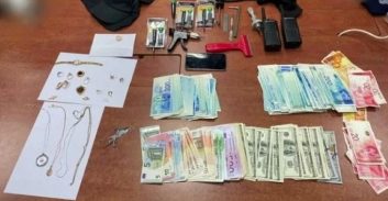 ראשל"צ: שני נאשמים בגניבת כמיליון שקל ותכשיטים מזוג עולים מאיראן