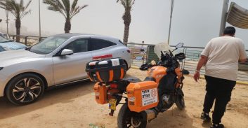 אשדוד: ארבעה נעצרו על דקירות של מוכר למשטרה