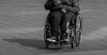 גירושים ונכות קשה: כמה מזונות ישלם אב שמרותק לכיסא גלגלים?