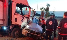 אישום: נכנס עם המשאית לצומת באדום וגרם למותם של שני נוסעים