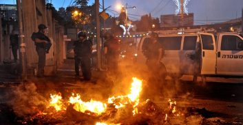 כתב-אישום נגד חמישה קטינים על התפרעות אלימה בנסיבות טרור בכפר פלסטיני