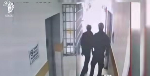 האגודה לזכויות-האזרח לפני עתירה לבג"ץ: לאסור שימוש ברימוני הלם בבתי הסוהר