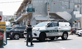 מבצע משולב בבת-ים: צווי סגירה לשלושה עסקים וארבעה אתרי בנייה
