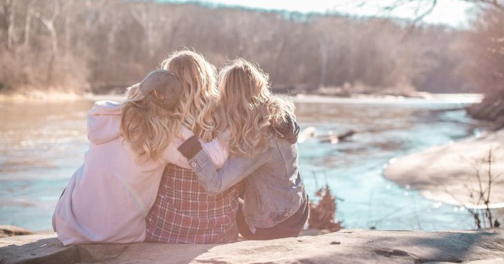 חידוש קשר עם הורה אילוסטרציה: Courtney Cook on Unsplash