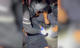 יפו: שוטרים בדקו קטינים שרכבו על קטנוע ותפסו ברשותם אקדח