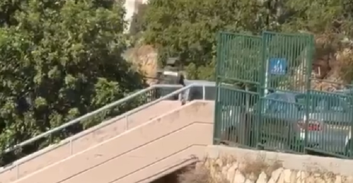 חשד בנשר: מטען-חבלה הוצמד לרכב השייך לקרוב משפחה של חשוד בדקירות