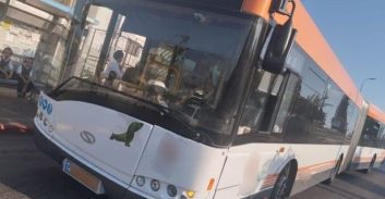 נהג אוטובוס מירושלים נהרג בשפלה כשירד להחליף גלגל