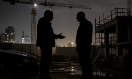 אישום: שני אחים מלוד גבו מקבלן מאות אלפי שקלים דמי חסות