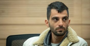 כתב אישום נגד קבלן עבודות עפר שירה למוות בפלסטיני