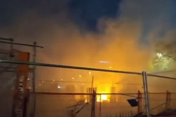 צוות חקירה מיוחד חוקר את השריפה במתחם ביג בפתח תקווה