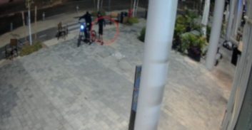 אישום: יממה אחרי הצתת אולם בטבריה, השליכו רימון לעבר ג'פניקה בקרית-אונו