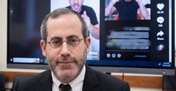 יו"ר ועדת האתיקה הארצית והמאבק על כללי פרסום סרטוני טיקטוק