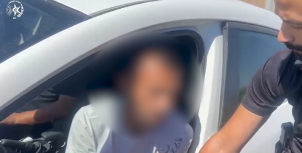 נהג בזמן פסילה בדרך לעבודות שירות שהוא מרצה על… עבירות תנועה