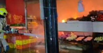 חשד להצתה של דוכן ירקות בשוק בנתניה 