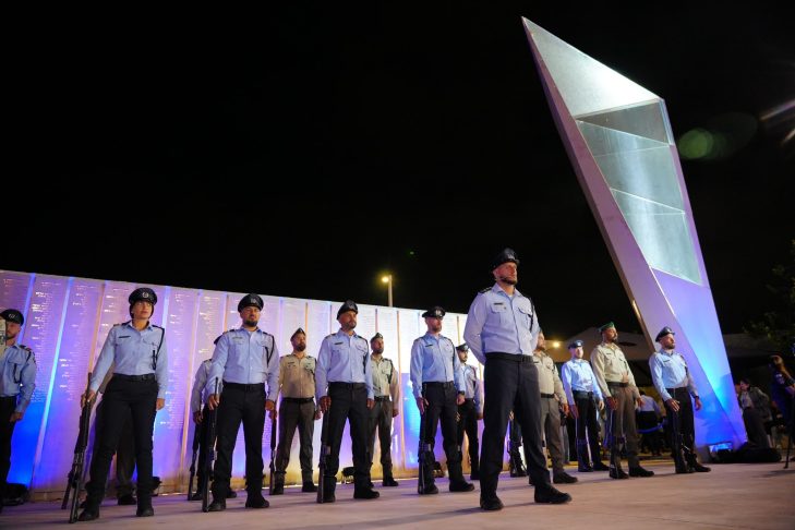 טקס הזיכרון השנתי לחללי המשטרה: "נושאים את חסרונם בכל יום"