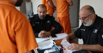 הרבה יותר מאחוז ההצבעה הארצי: האסירים והעצורים נהרו אל הקלפיות