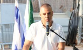 ראש עיריית כפר סבא, אשתו בכירים וגורמים עברייניים נעצרו בחשד לשוחד