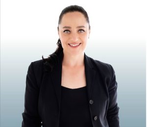 יו"ר וועדת הביקורת בכפר-סבא התריעה: "אשת ראש העיר מייעצת לחברות נדל"ן"